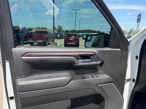 Used 2023 Chevrolet Silverado 1500 LT Trail Boss AWD/4WD image 9