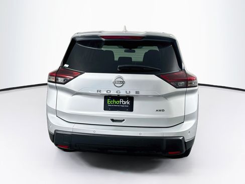 Used 2025 Nissan Rogue SV AWD/4WD image 7
