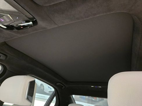 Used 2025 BMW 760i xDrive w/ Executive Package AWD/4WD image 18