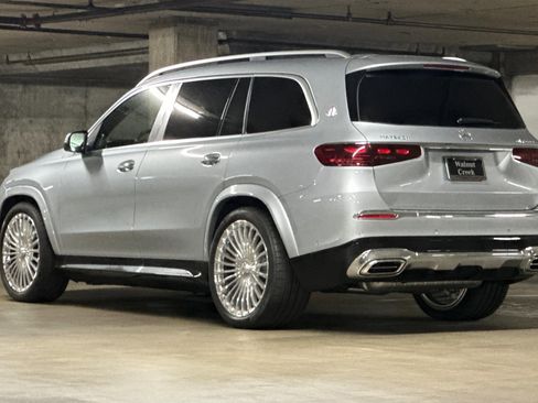 New 2025 Mercedes-Benz Maybach GLS 600 4MATIC image 3