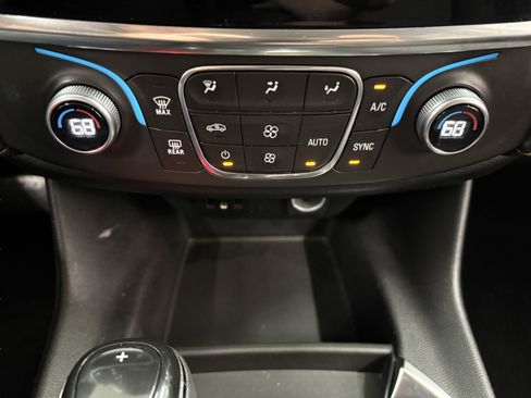 Used 2018 Chevrolet Traverse LS FWD image 17