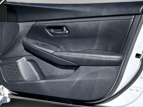 Used 2025 Nissan Sentra S image 28