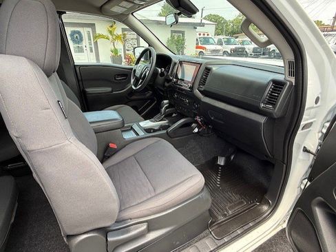 Used 2024 Nissan Frontier S w/ Technology Package RWD image 17