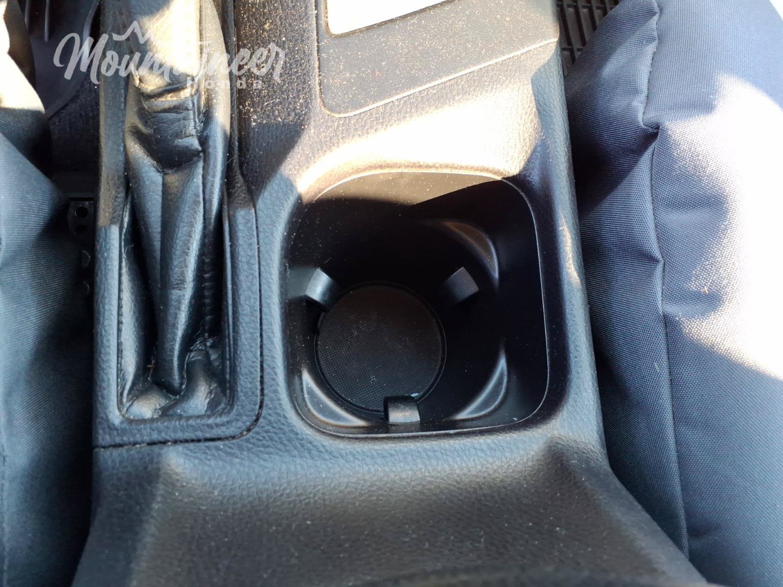 Used 2017 Toyota RAV4 XLE AWD/4WD image 38