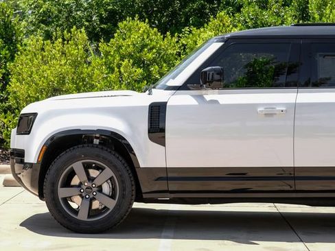 New 2026 Land Rover Defender 110 X-Dynamic SE AWD/4WD image 14
