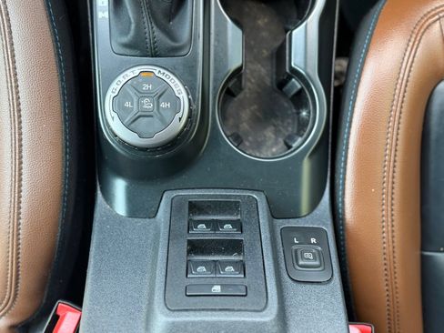 Used 2024 Ford Bronco Outer Banks AWD/4WD image 26