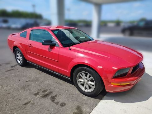 Used 2008 Ford Mustang Coupe RWD image 4