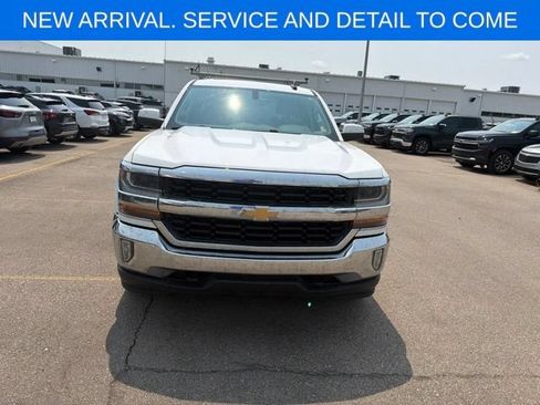 Used 2017 Chevrolet Silverado 1500 LT w/ All Star Edition AWD/4WD image 4