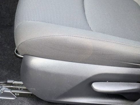 Used 2022 Toyota RAV4 LE image 24