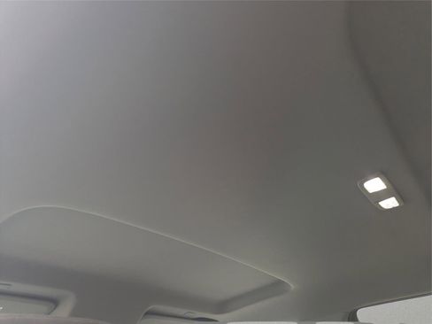 Used 2023 Chevrolet Silverado 1500 Custom image 14