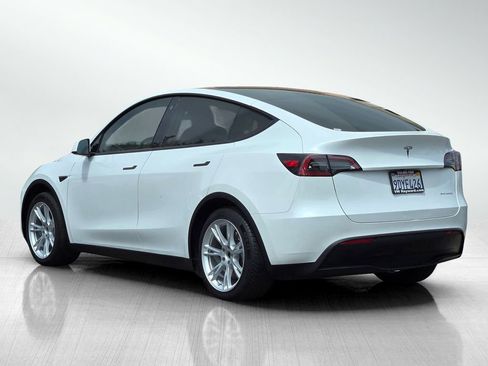 Used 2023 Tesla Model Y Long Range AWD/4WD image 7