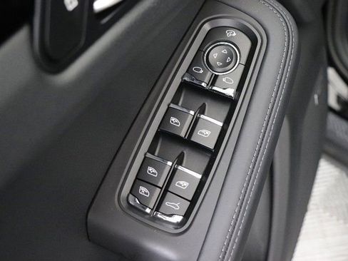 Used 2025 Porsche Macan image 29