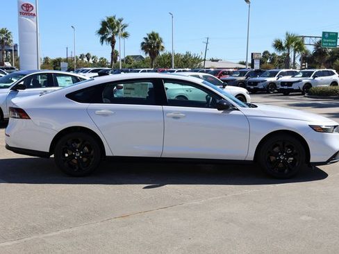 New 2025 Honda Accord SE image 4