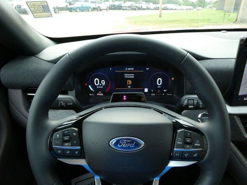 New 2026 Ford Explorer Platinum w/ LUX Leather Package AWD/4WD image 22