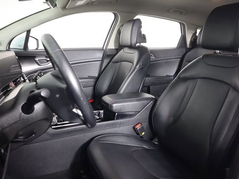 Used 2024 Kia Sportage EX image 28