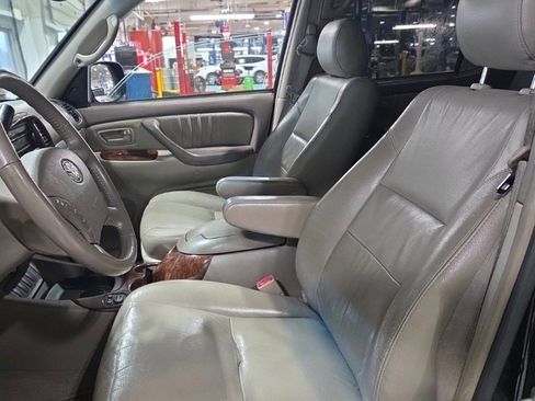 Used 2006 Toyota Sequoia Limited image 9