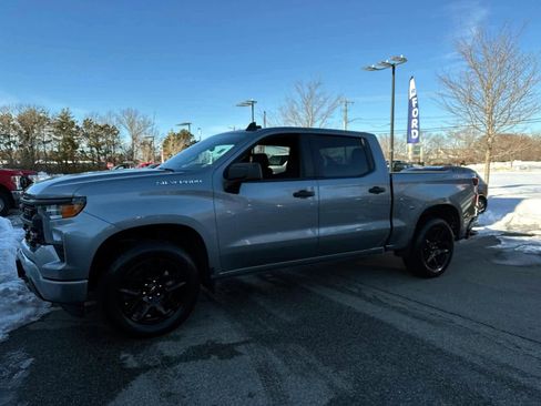 Used 2023 Chevrolet Silverado 1500 Custom image 1
