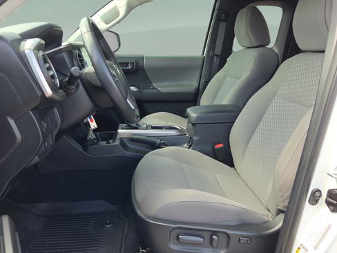 Certified 2022 Toyota Tacoma SR5 w/ Technology Package RWD image 10