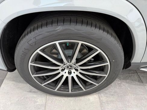 New 2026 Mercedes-Benz GLS 580 4MATIC image 3