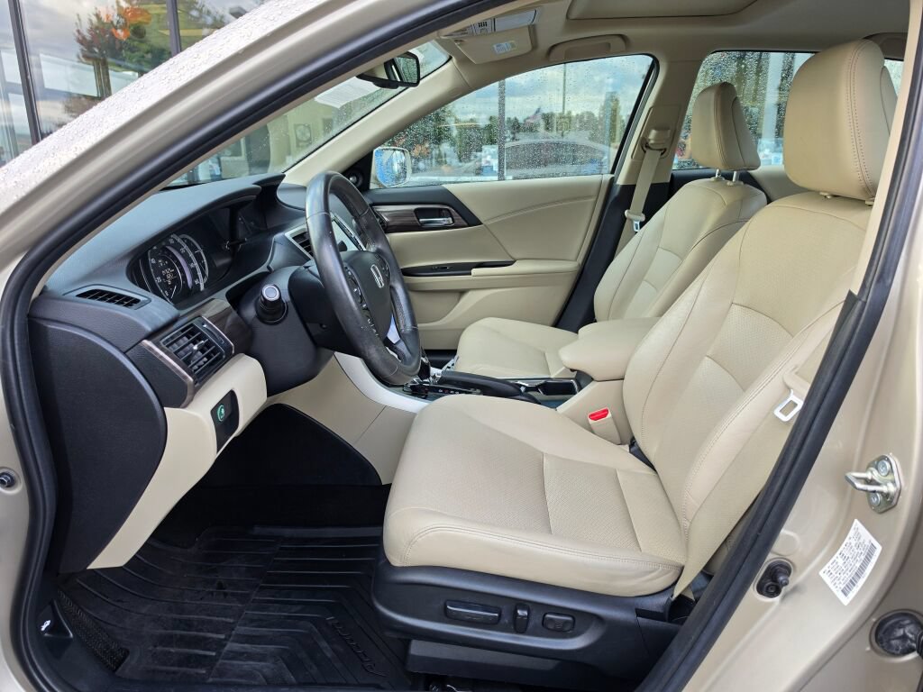 Used 2017 Honda Accord EX-L image 19