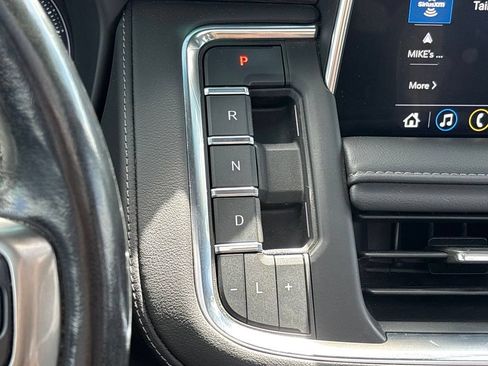Used 2021 Chevrolet Tahoe Z71 w/ Luxury Package AWD/4WD image 14