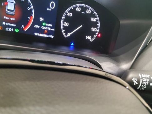 Used 2025 Honda HR-V Sport image 36