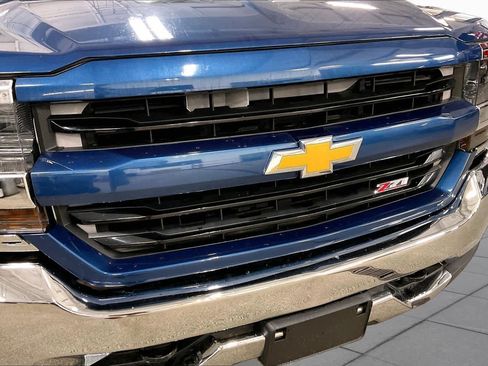 Used 2017 Chevrolet Silverado 1500 LT w/ All Star Edition AWD/4WD image 29