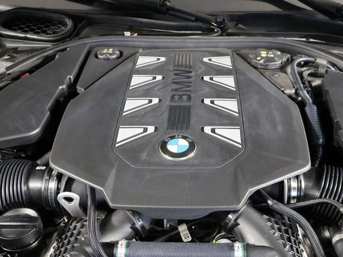 Used 2023 BMW 760i xDrive w/ Executive Package AWD/4WD image 21