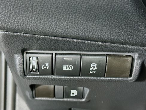 Used 2025 Toyota Corolla Cross AWD Hybrid image 16