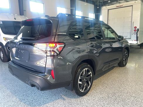 Used 2025 Subaru Forester Limited image 22