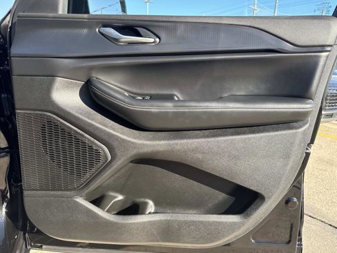 Used 2024 Jeep Grand Cherokee Altitude image 13