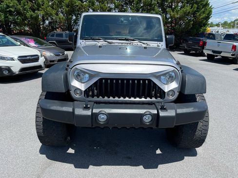 Used 2018 Jeep Wrangler Unlimited Sport S AWD/4WD image 8