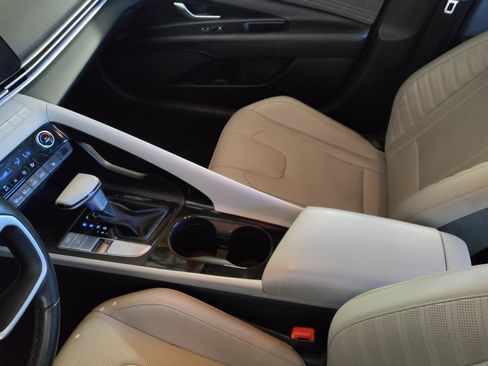 Used 2023 Hyundai Elantra Limited w/ Cargo Package FWD image 26