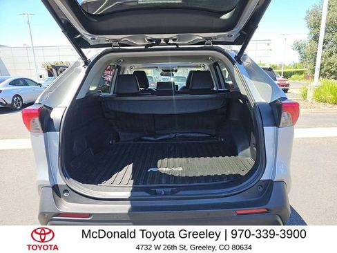 Used 2023 Toyota RAV4 XLE Premium AWD/4WD image 5