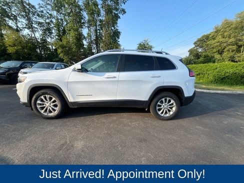 Used 2019 Jeep Cherokee Latitude w/ Popular Appearance Group AWD/4WD image 4