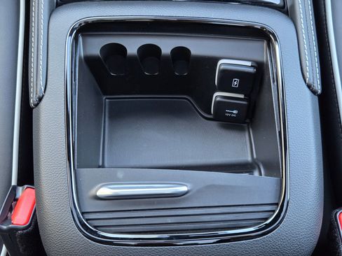 New 2026 Chrysler Pacifica Limited w/ Uconnect Theater Family Group image 12