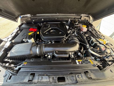 Used 2025 Jeep Wrangler Sahara image 32