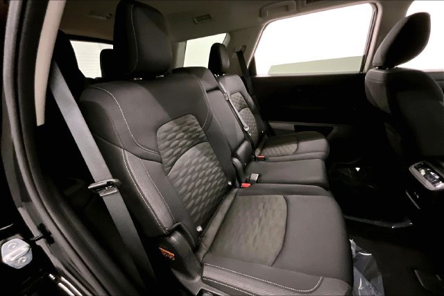 Used 2025 Nissan Pathfinder SV FWD image 24