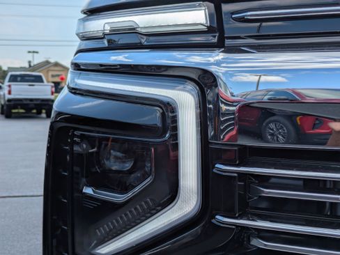 New 2025 Chevrolet Suburban Premier image 30