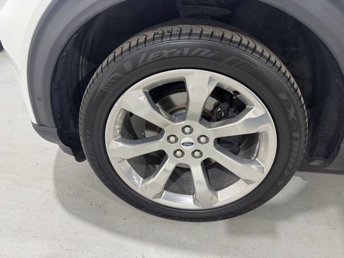 Used 2020 Ford Explorer Platinum w/ Premium Technology Package AWD/4WD image 10