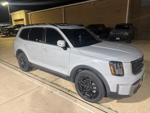 Used 2023 Kia Telluride SX X-Line image 3
