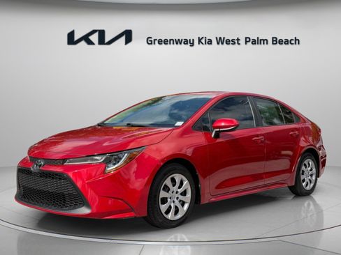 Used 2020 Toyota Corolla LE FWD image 3