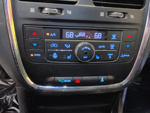 Used 2016 Dodge Grand Caravan SXT FWD image 22