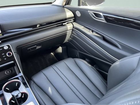 Used 2026 Genesis GV80 2.5T RWD image 12