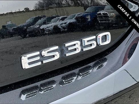 Used 2023 Lexus ES 350 F Sport w/ Accessory Package (Z2) image 23