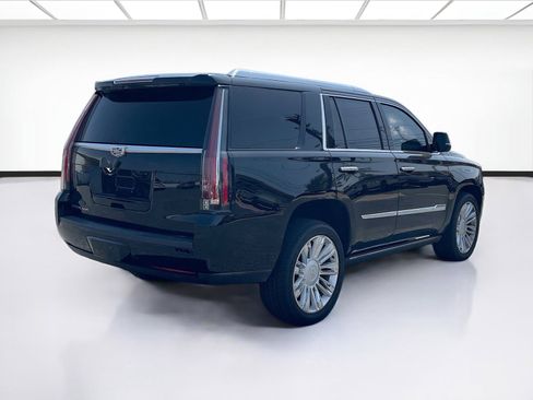 Used 2016 Cadillac Escalade Platinum RWD image 4