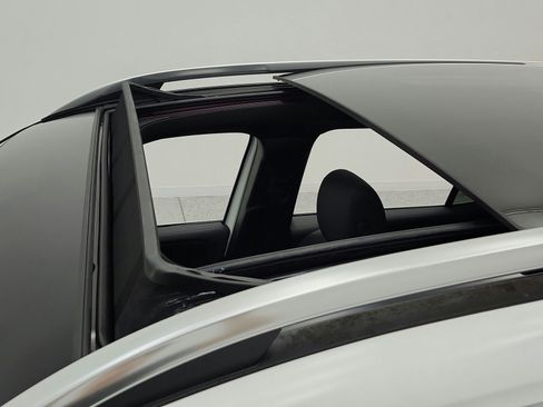Used 2022 Mercedes-Benz GLB 250 image 14