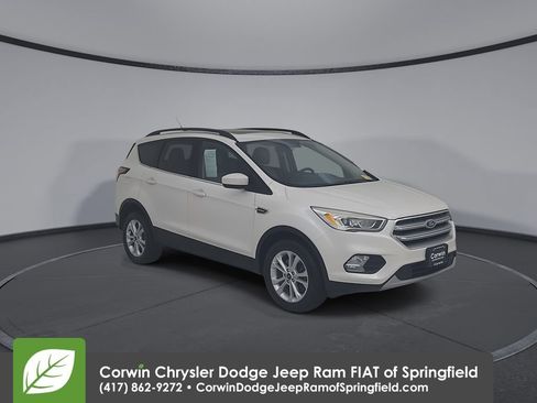 Used 2017 Ford Escape SE w/ SE Leather Comfort Package AWD/4WD image 3