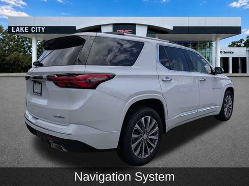 Used 2023 Chevrolet Traverse Premier FWD image 4