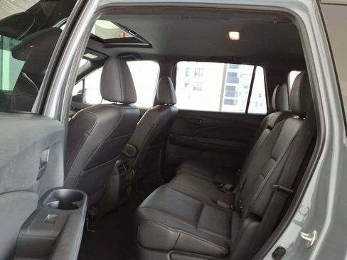 Used 2023 Honda Passport EX-L image 16